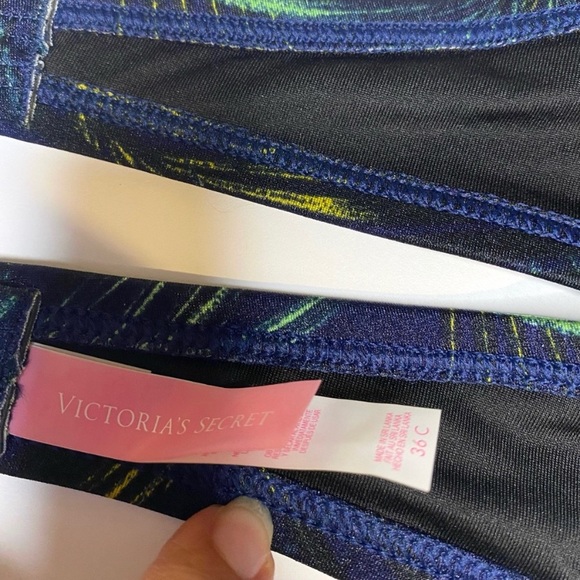 Victoria’s Secrets Full Coverage Push-up Bikini top with Rhinestones - Picture 4 of 6